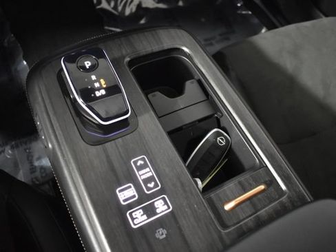 Certified 2024 Nissan Ariya AWD image 27