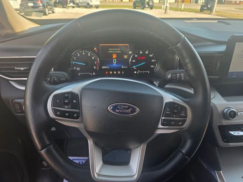 Used 2023 Ford Explorer XLT w/ Equipment Group 202A AWD/4WD image 11