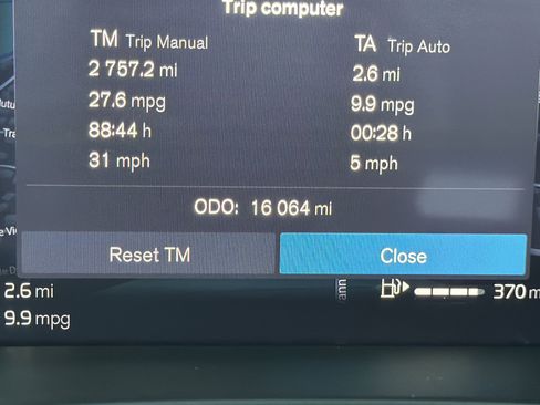 Certified 2025 Volvo XC40 B5 Core image 22