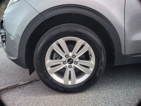 Used 2019 Kia Sportage LX AWD/4WD image 16