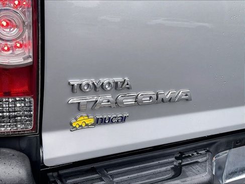 Used 2012 Toyota Tacoma 4x4 Access Cab V6 w/ SR5 Pkg image 27