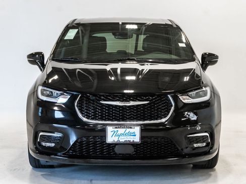 Used 2025 Chrysler Pacifica Select FWD image 5