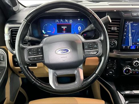 Used 2023 Ford F250 Lariat w/ Lariat Ultimate Package AWD/4WD image 5