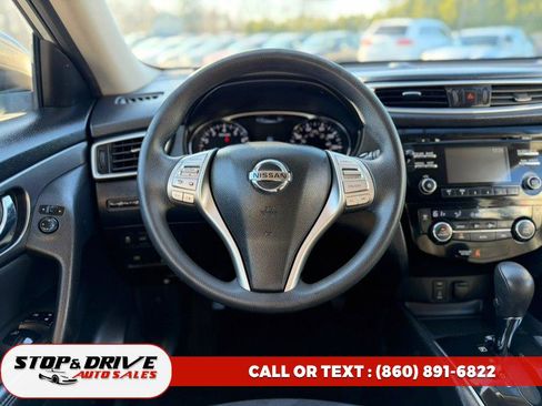 Used 2015 Nissan Rogue SV AWD/4WD image 13