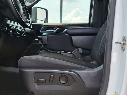 Used 2025 Chevrolet Silverado 2500 LT w/ Convenience Package AWD/4WD image 22