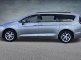 Used 2017 Chrysler Pacifica Touring-L w/ Tire & Wheel Group image 3