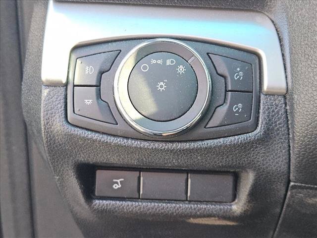 Used 2016 Ford Explorer XLT w/ Equipment Group 202A FWD image 8