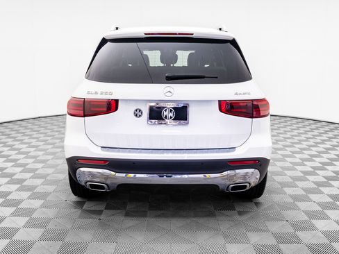New 2025 Mercedes-Benz GLB 250 4MATIC image 4
