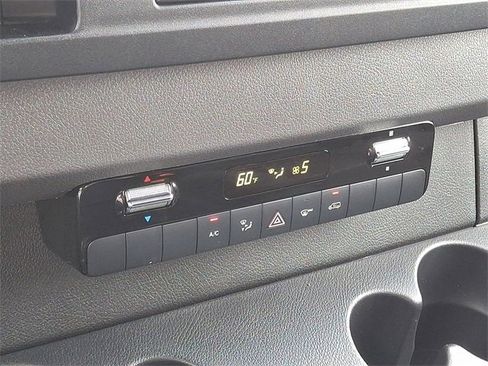 Used 2025 Mercedes-Benz Sprinter 2500 image 16