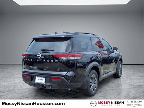 New 2026 Nissan Pathfinder SV w/ SV Premium Package FWD image 7