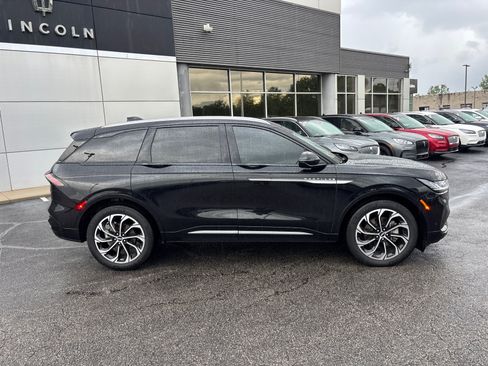 Certified 2024 Lincoln Nautilus Reserve w/ Equipment Group 202A AWD/4WD image 8
