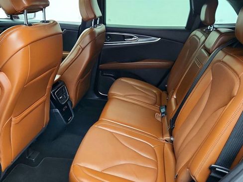 Used 2022 Lincoln Nautilus Reserve w/ Luxury Package image 22