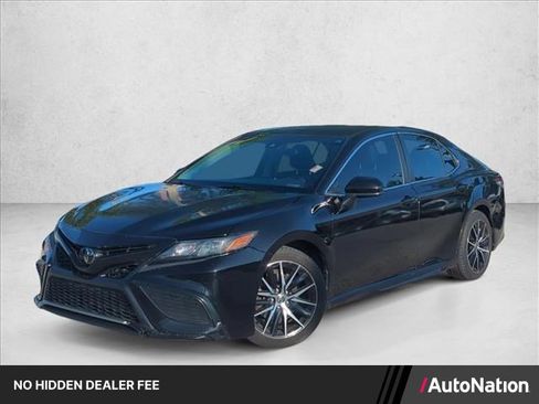 Used 2021 Toyota Camry SE FWD image 1