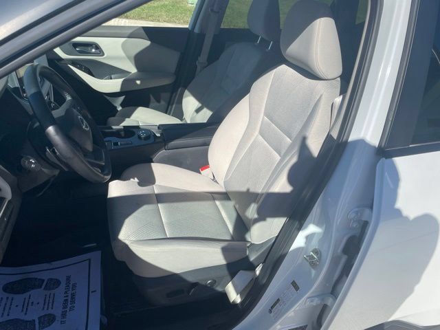 Used 2025 Nissan Rogue SV AWD/4WD image 18