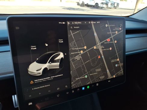 Used 2023 Tesla Model 3 Performance image 21