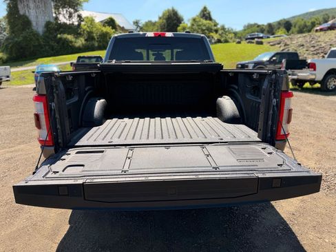 Used 2022 Ford F150 Platinum AWD/4WD image 16
