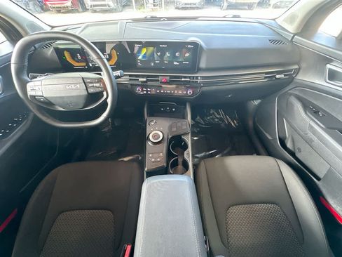 Used 2026 Kia Sportage LX FWD image 24