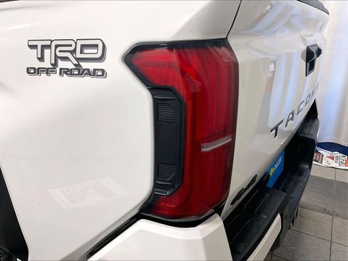 Used 2024 Toyota Tacoma TRD Off-Road w/ TRD Off Road Upgrade Package image 35