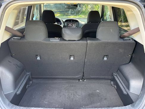 Used 2025 Kia Soul LX w/ LX Technology Package FWD image 29