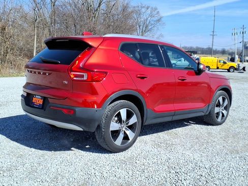 Used 2019 Volvo XC40 T4 Momentum FWD image 7
