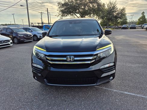 Used 2017 Honda Pilot Touring image 2