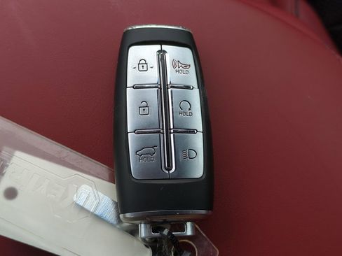 Used 2025 Genesis GV70 3.5T Sport image 26