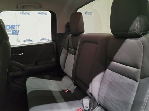 Used 2023 Nissan Frontier SV w/ Tow Package image 18