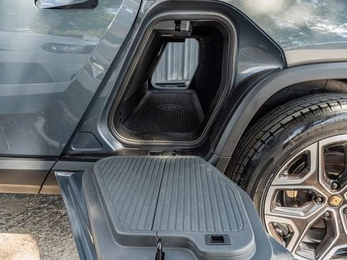 Used 2022 Rivian R1T Launch Edition image 16