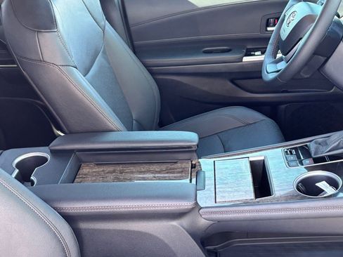 Certified 2026 Toyota Sienna Platinum image 13