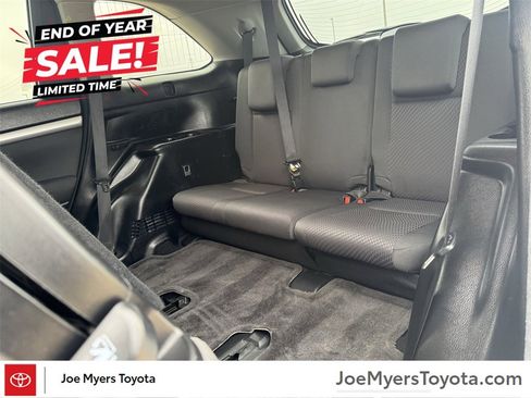 Used 2017 Toyota Highlander LE image 25
