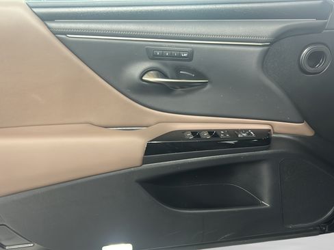 Used 2023 Lexus ES 350 w/ Premium Package FWD image 13