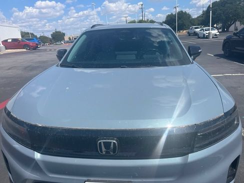 Used 2024 Honda Prologue Touring image 2