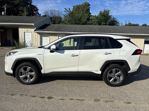 Used 2019 Toyota RAV4 Limited AWD/4WD image 12