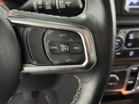 Used 2018 Jeep Wrangler Unlimited Sahara image 27