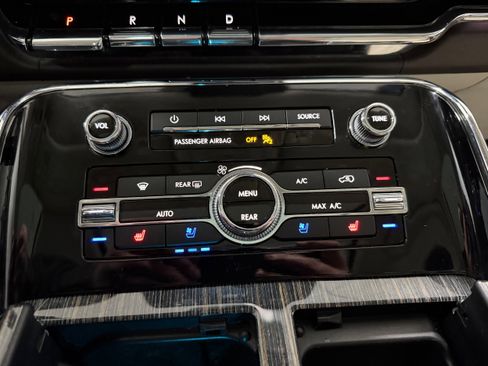 Used 2019 Lincoln Navigator Black Label w/ Cargo Package image 19