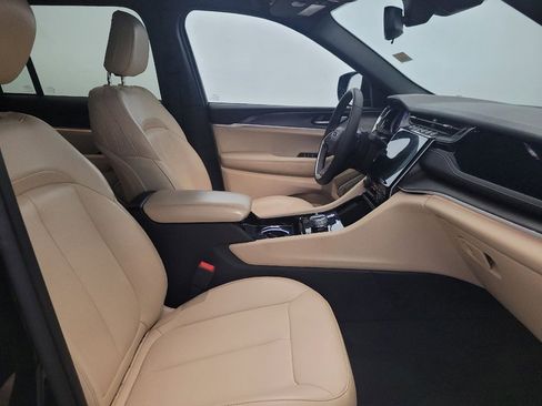 Used 2023 Jeep Grand Cherokee 4WD 4xe image 21