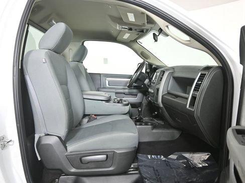 Used 2018 RAM 2500 Tradesman w/ Chrome Appearance Group image 16