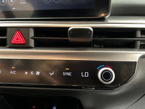 Used 2024 Kia Sorento S FWD image 67