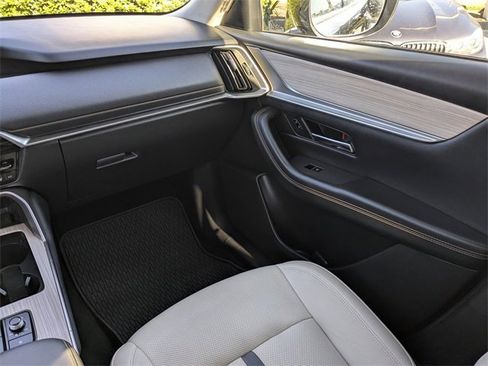 Used 2024 MAZDA CX-90 3.3 Turbo w/ Preferred Plus image 18