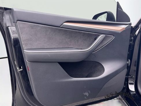 Used 2023 Tesla Model Y Performance image 21