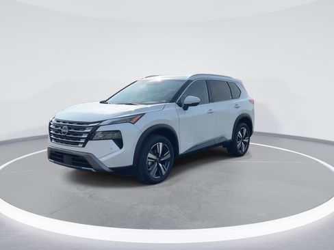 Used 2024 Nissan Rogue SL image 4