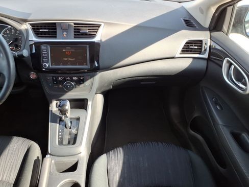 Used 2019 Nissan Sentra SV FWD image 7