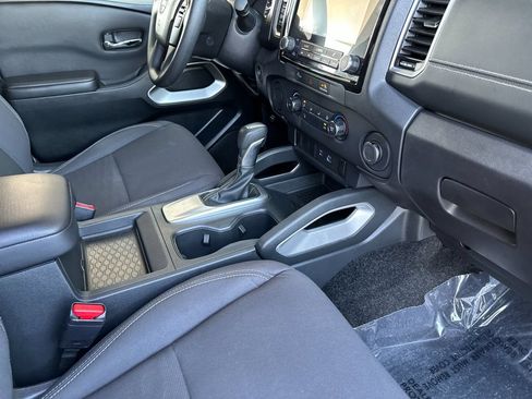 Used 2023 Nissan Frontier SV RWD image 14