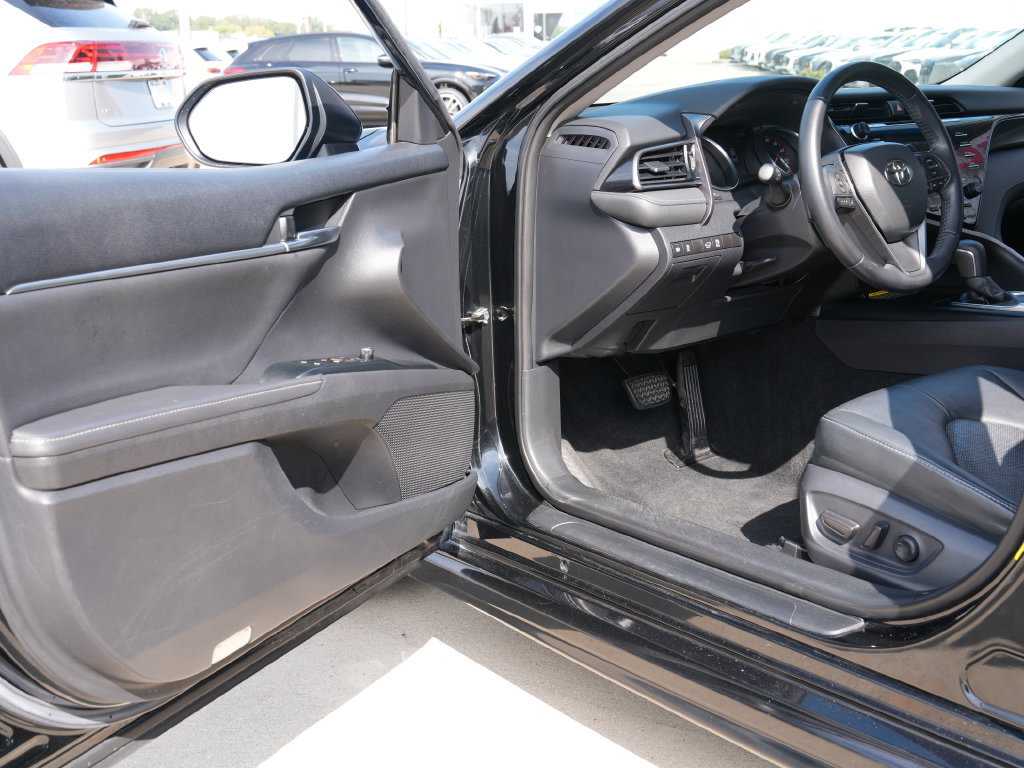 Used 2019 Toyota Camry XSE FWD image 26