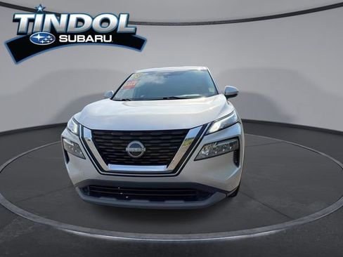 Used 2023 Nissan Rogue SV FWD image 3