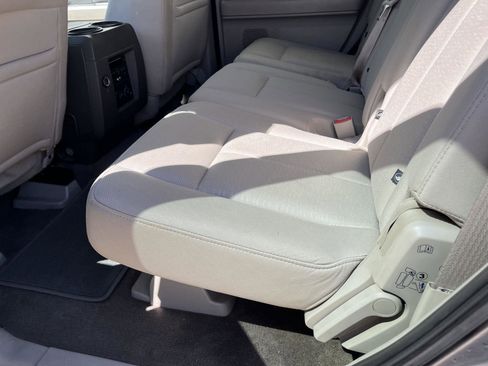 Used 2010 Ford Expedition XLT AWD/4WD image 17