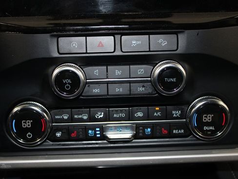 Used 2024 Ford Expedition Max XLT image 31