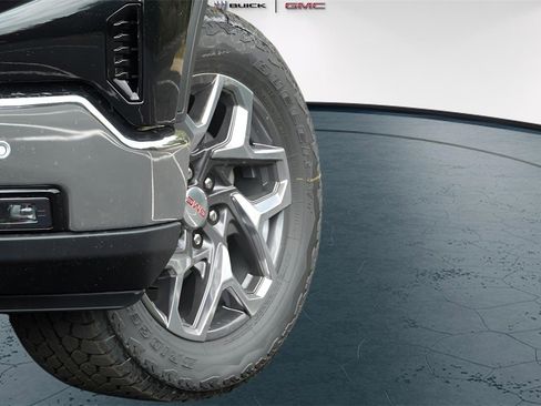 New 2026 GMC Sierra 1500 SLT image 3