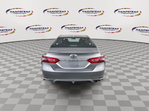 Used 2019 Toyota Camry SE w/ Convenience Package FWD image 7