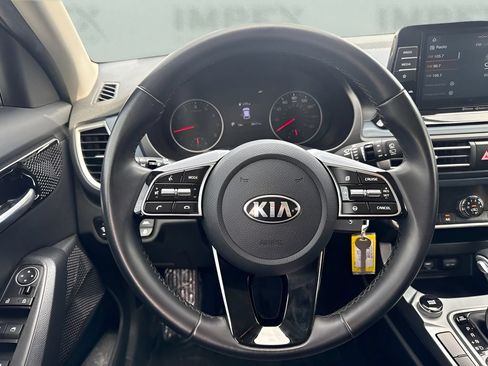 Used 2021 Kia Seltos S FWD image 12